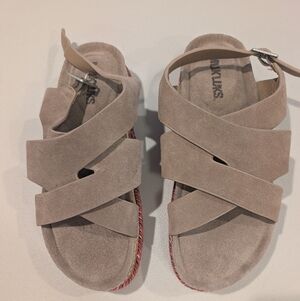 Muk Luks Sandals Boho Detail Size 7.5